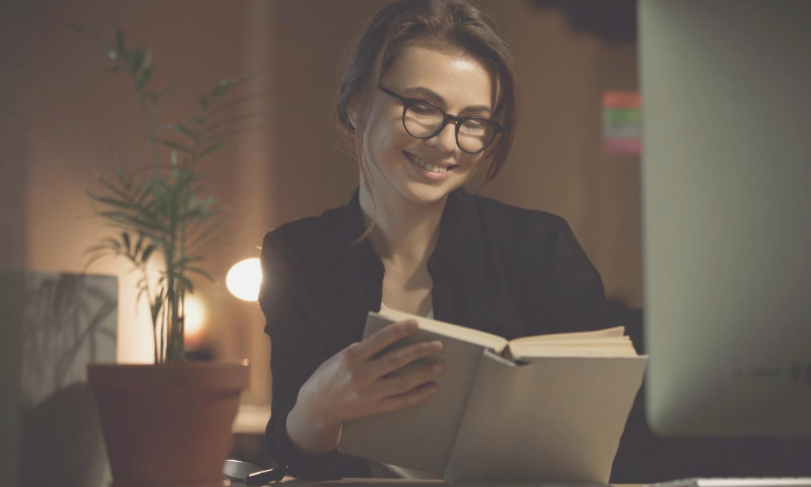 Detaillierte Finanzplanung und Dokumentenanalyse